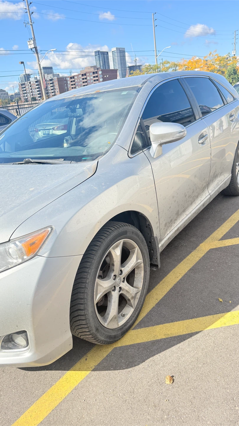 Toyota Venza silver