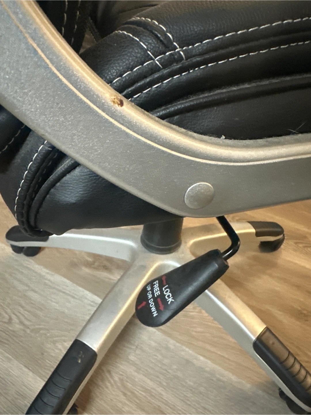 Black Ergonomic Office Chair - photo 2