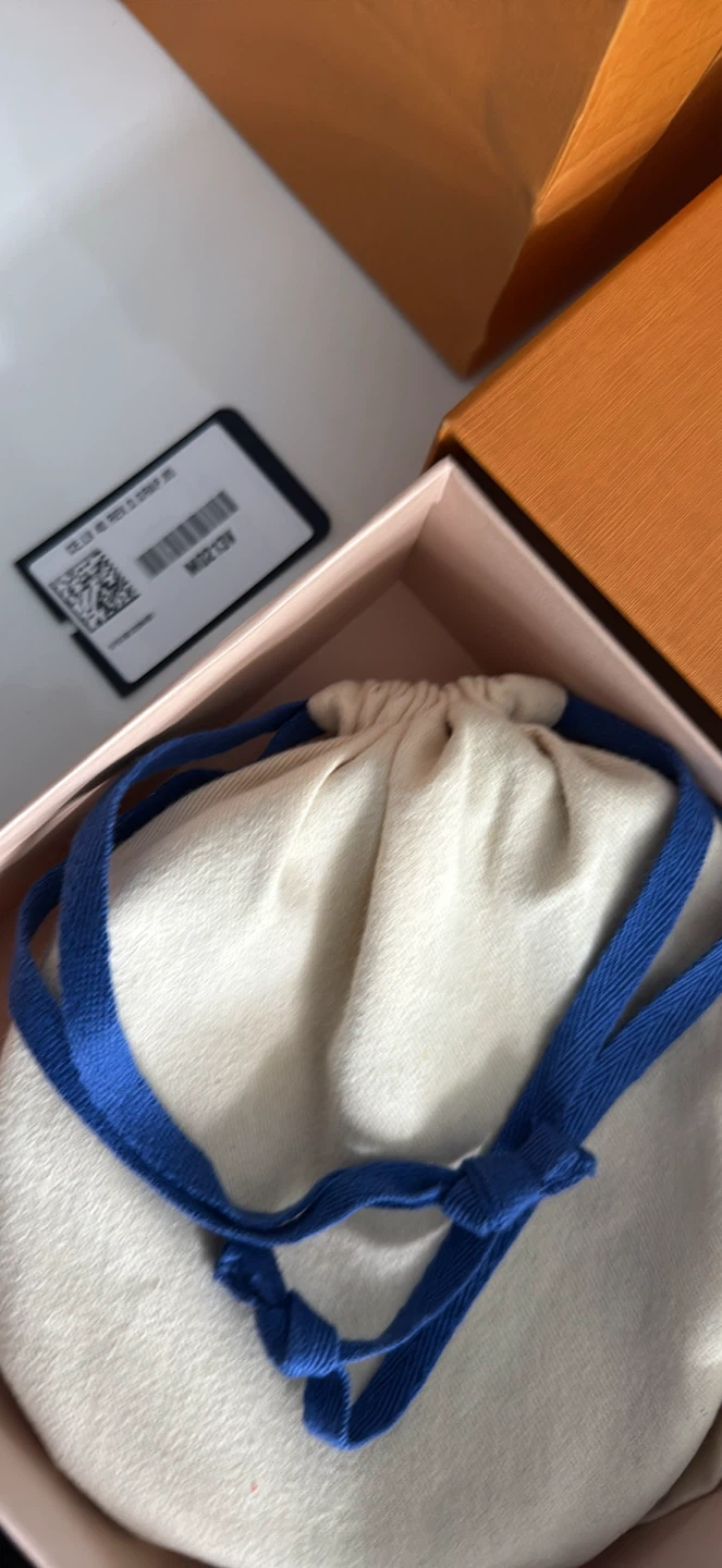 Brand new Louis Vuitton reversible belt !