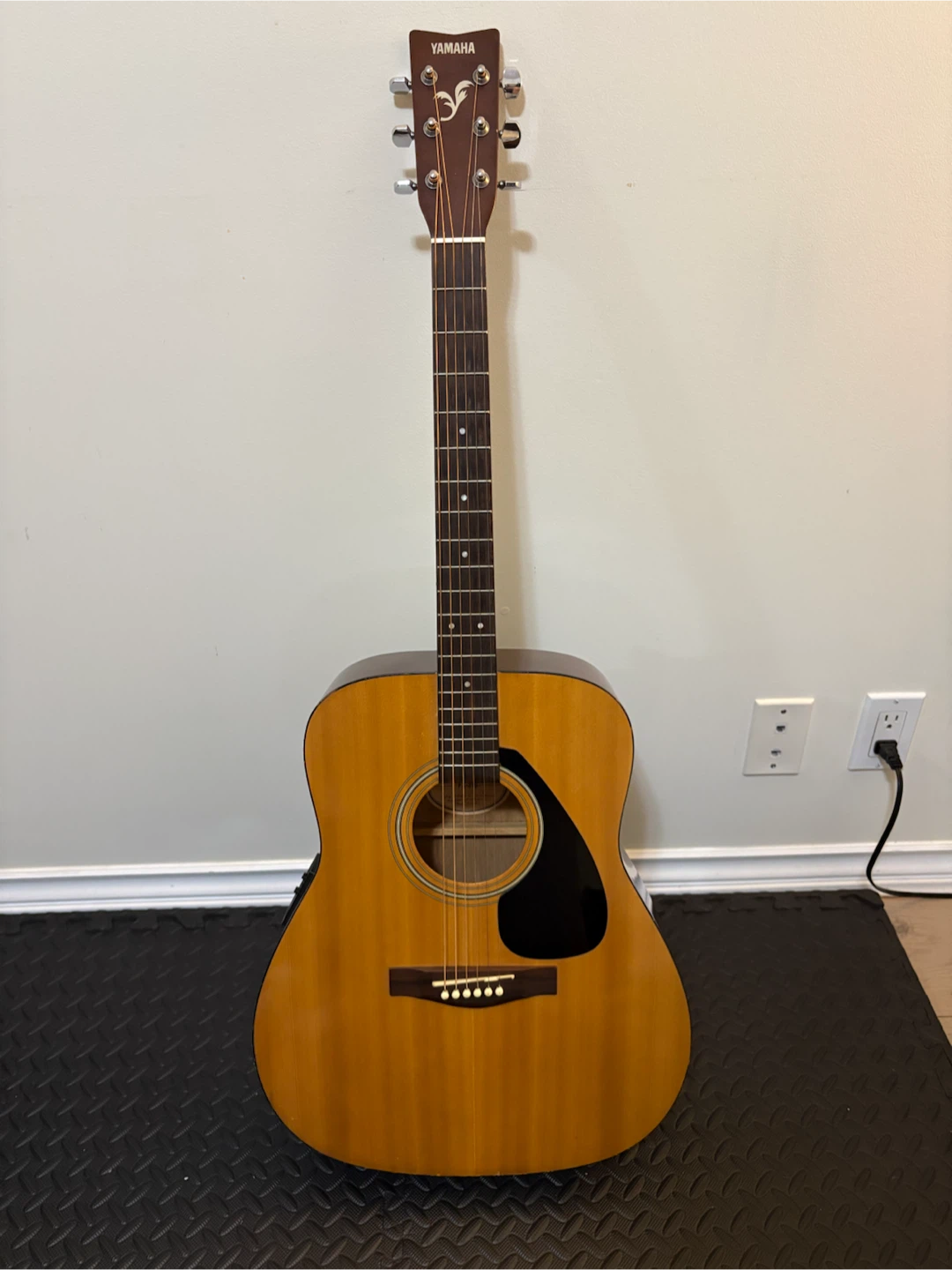 Yamaha FX-310 Acoustic-Electric Guitar - photo 2
