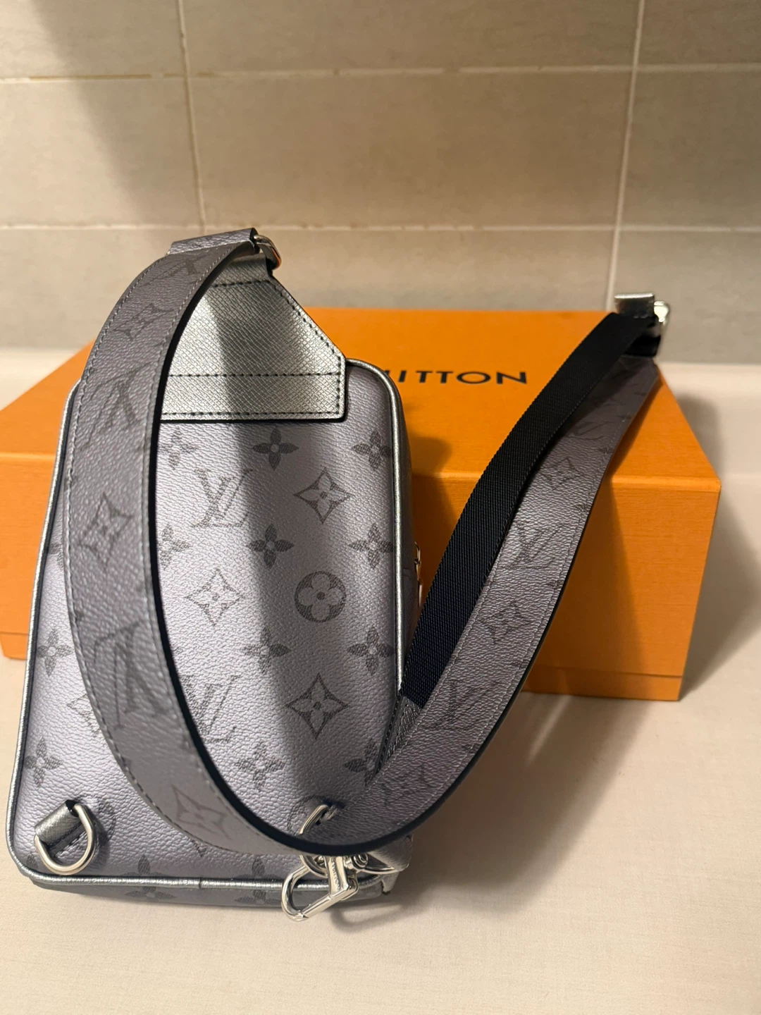 Louis Vuitton Monogram Sling Bag - photo 3