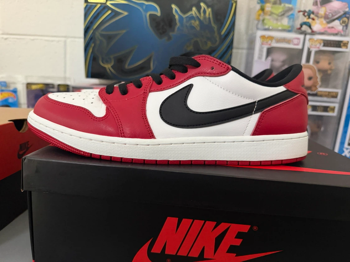 Jordan 1 Retro Low OG Chicago 2025 w/ Box - photo 4