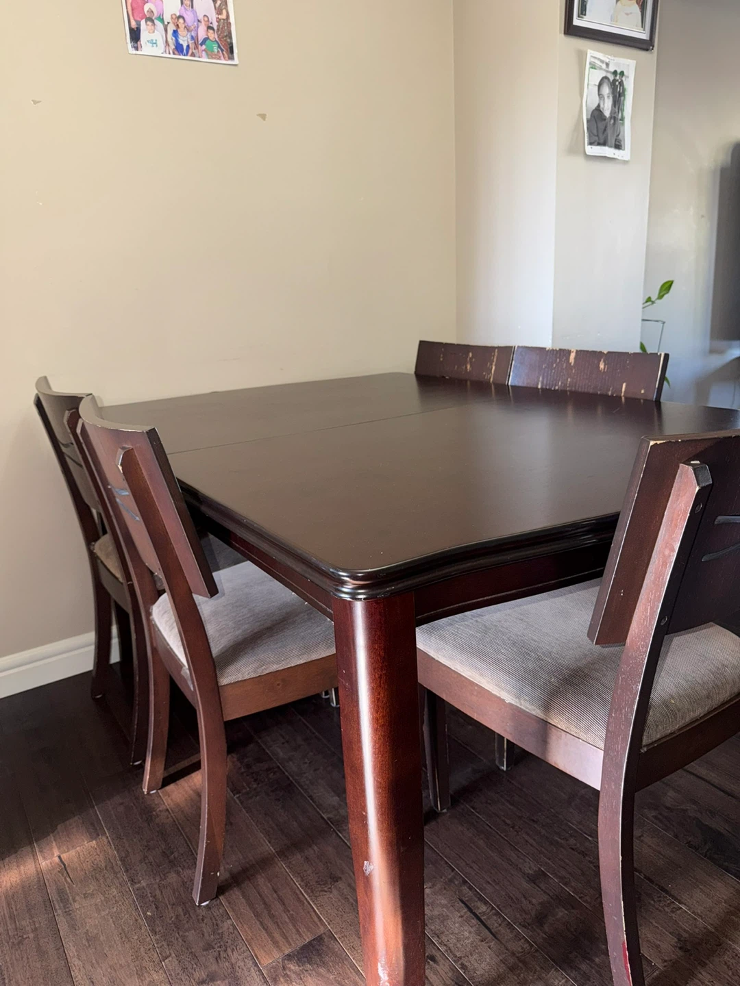 Dark wood dining table with 6 chairs - photo 2