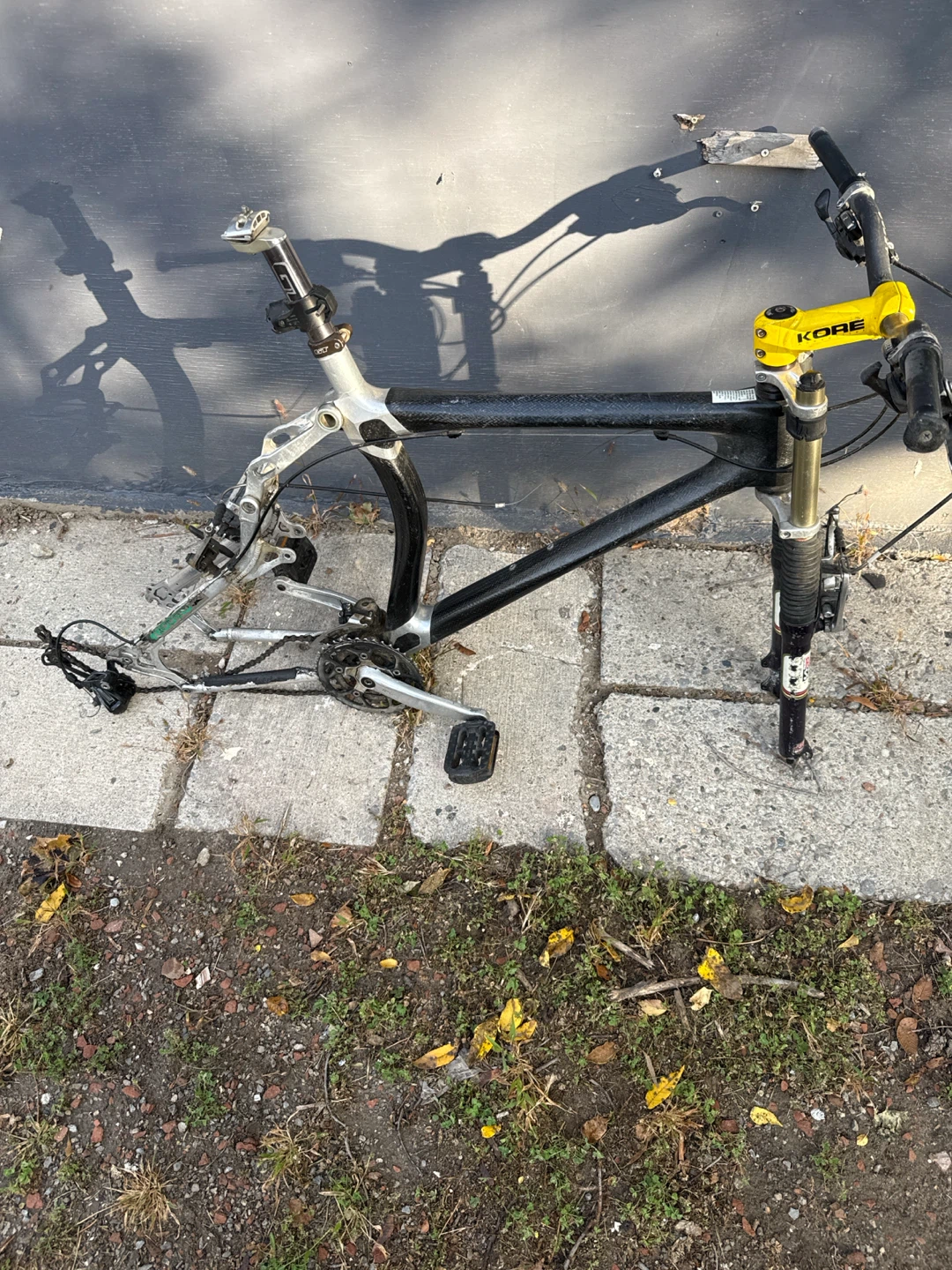 2000 GT Mountain Bike Frame