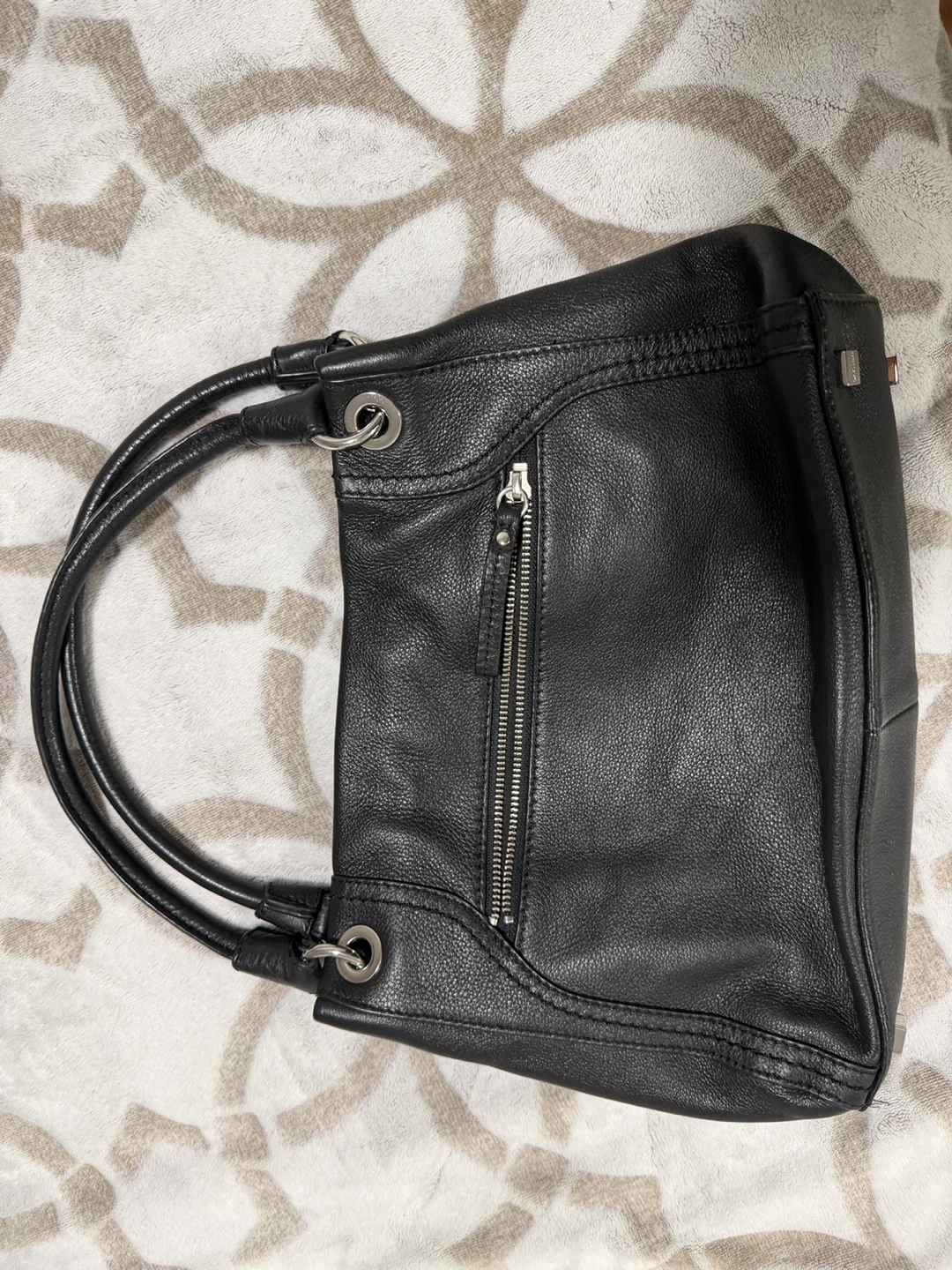 Danier Black Leather Handbag - photo 2
