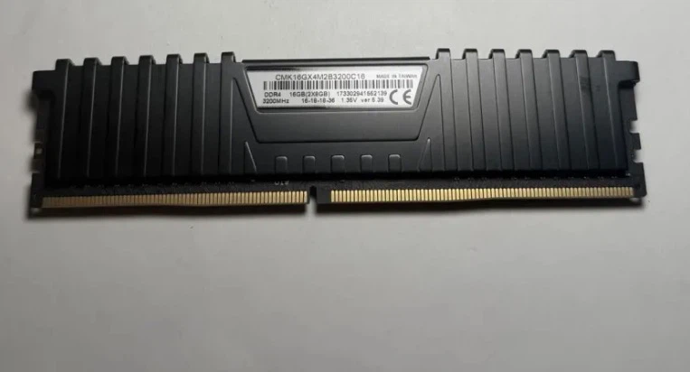 CORSAIR 16GB ddr4-CL16 RAM 3200MHZ