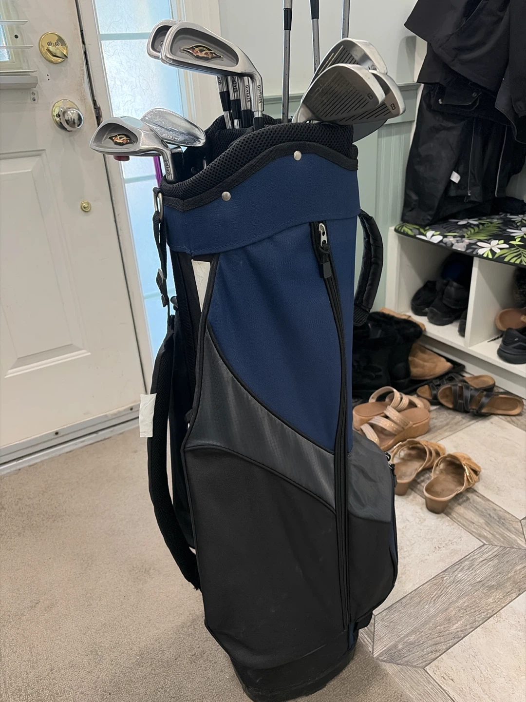 Golf bag and a full set of men’s RH golf clubs - photo 4