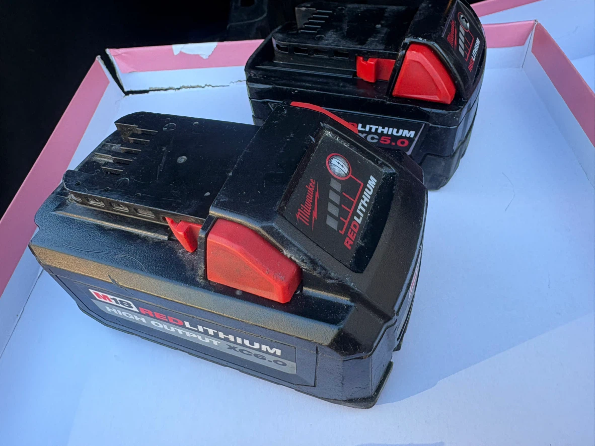 Two Milwaukee M18 REDLITHIUM Batteries - photo 3