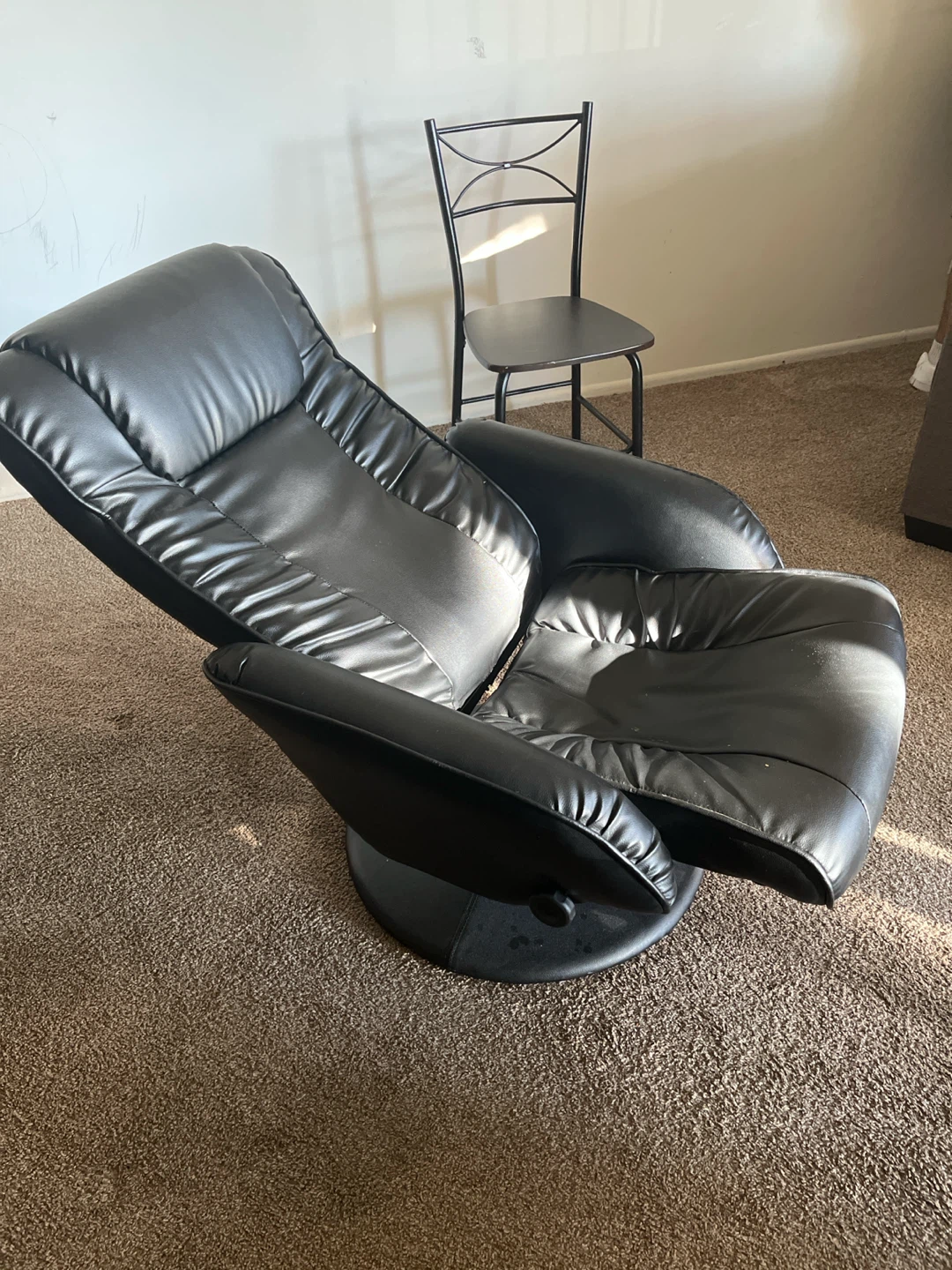 Black Reclining Armchair with Ottoman - photo 2