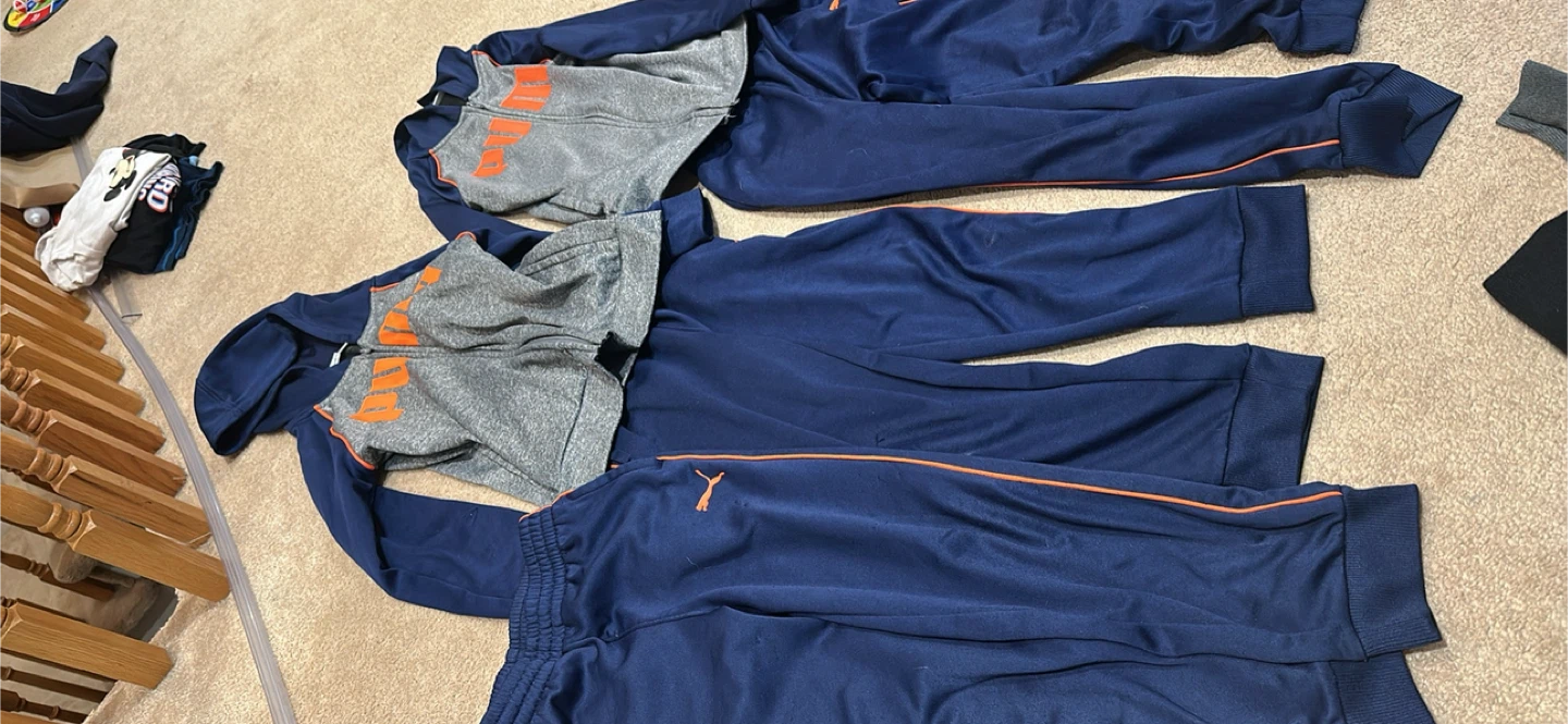 Two Puma Tracksuits - photo 4