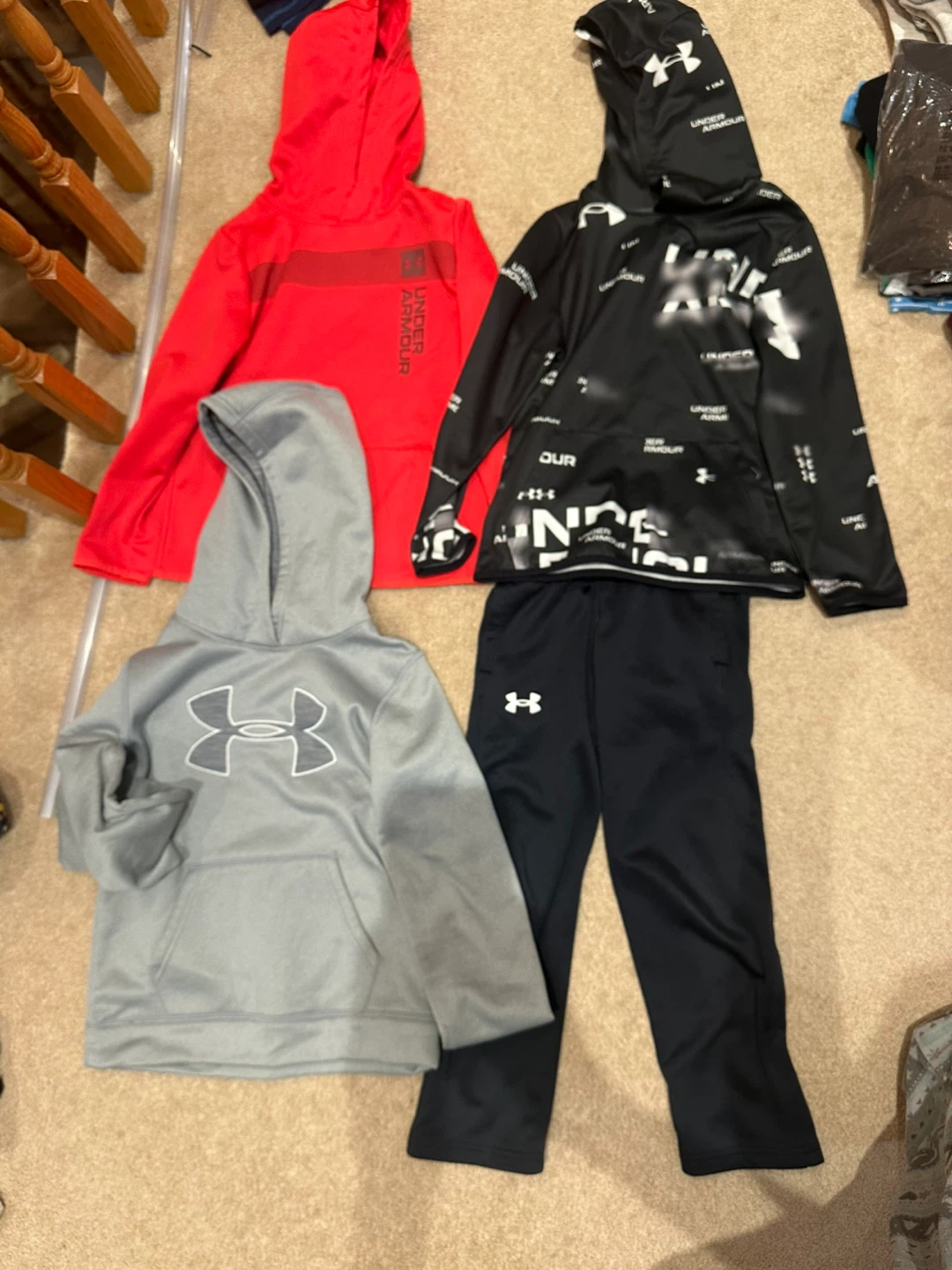 Under Armour Youth Clothing Bundle - Size YSM - photo 2