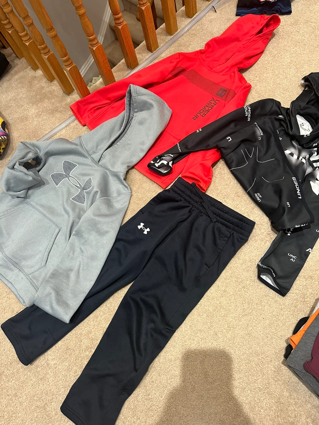 Under Armour Youth Clothing Bundle - Size YSM - photo 5