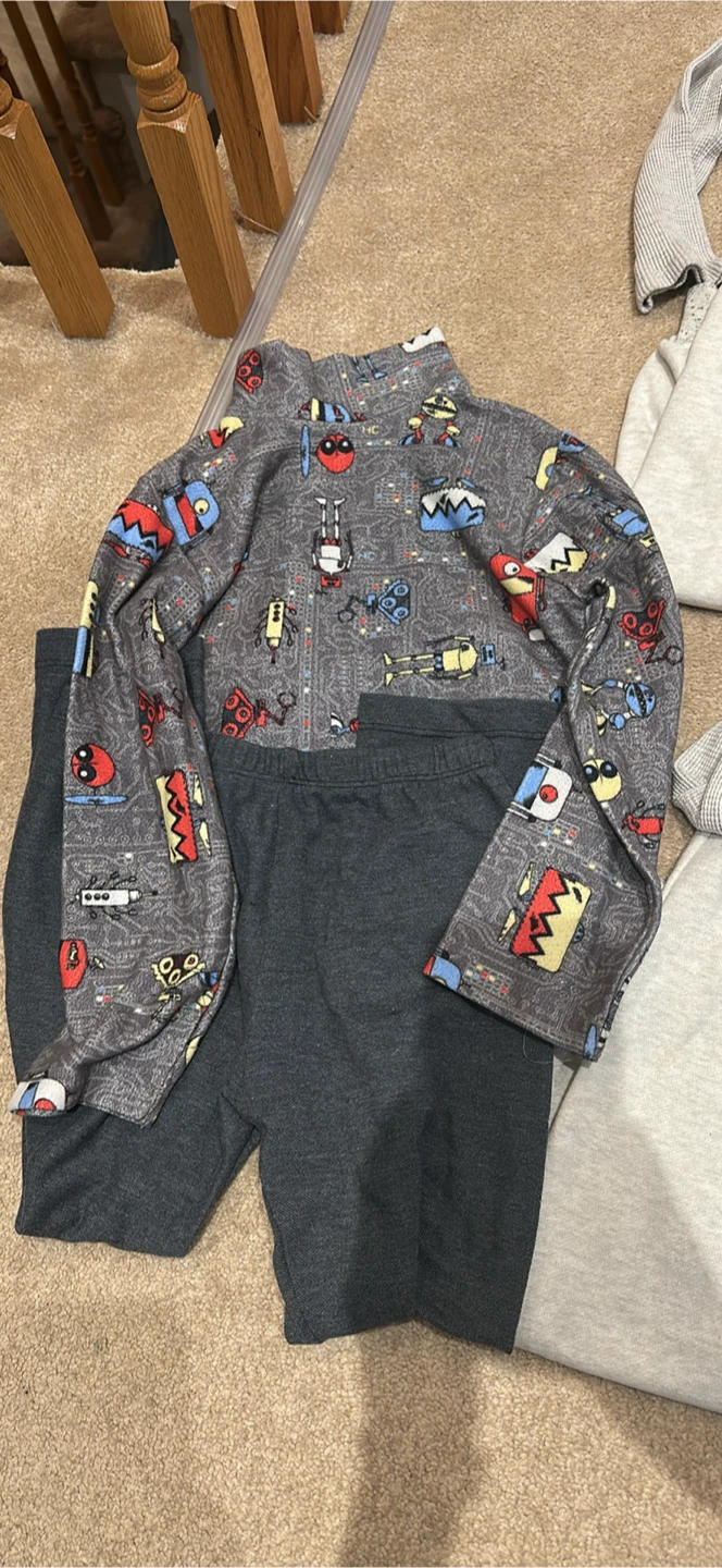 Lot of Kids Mock Neck Tops and Pants - photo 4