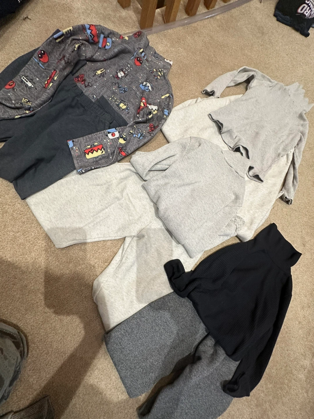 Lot of Kids Mock Neck Tops and Pants - photo 3