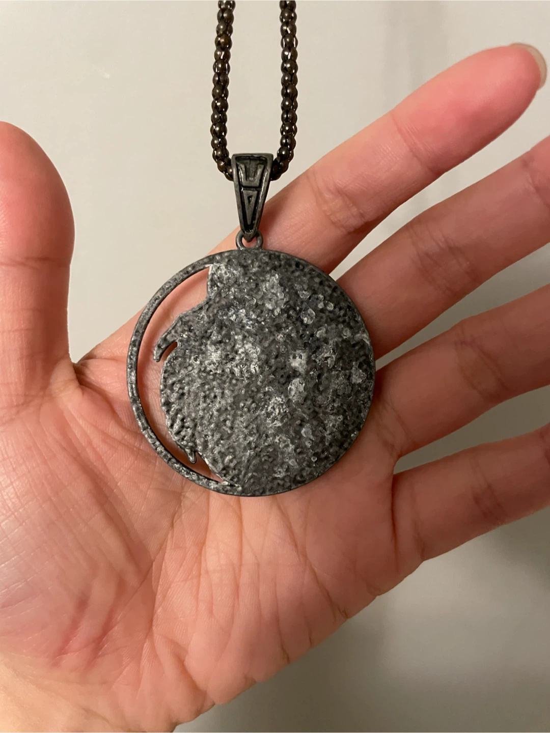 The Witcher Wolf Medallion Necklace - photo 3