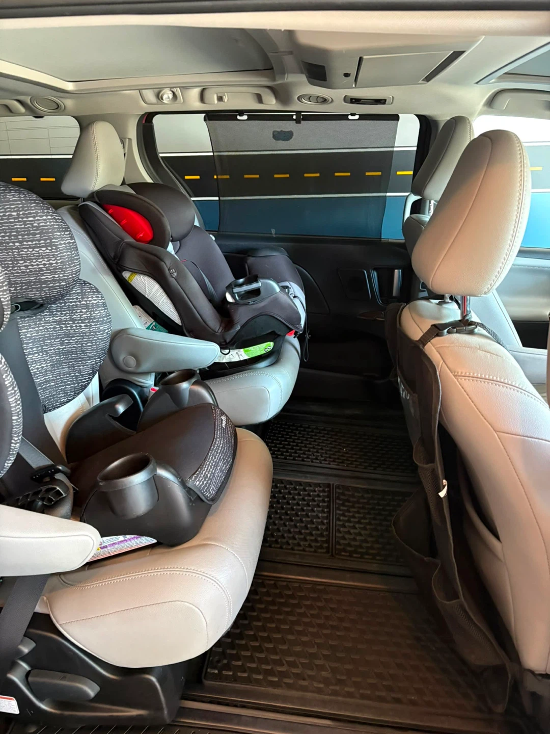 Toyota Sienna Minivan - photo 5