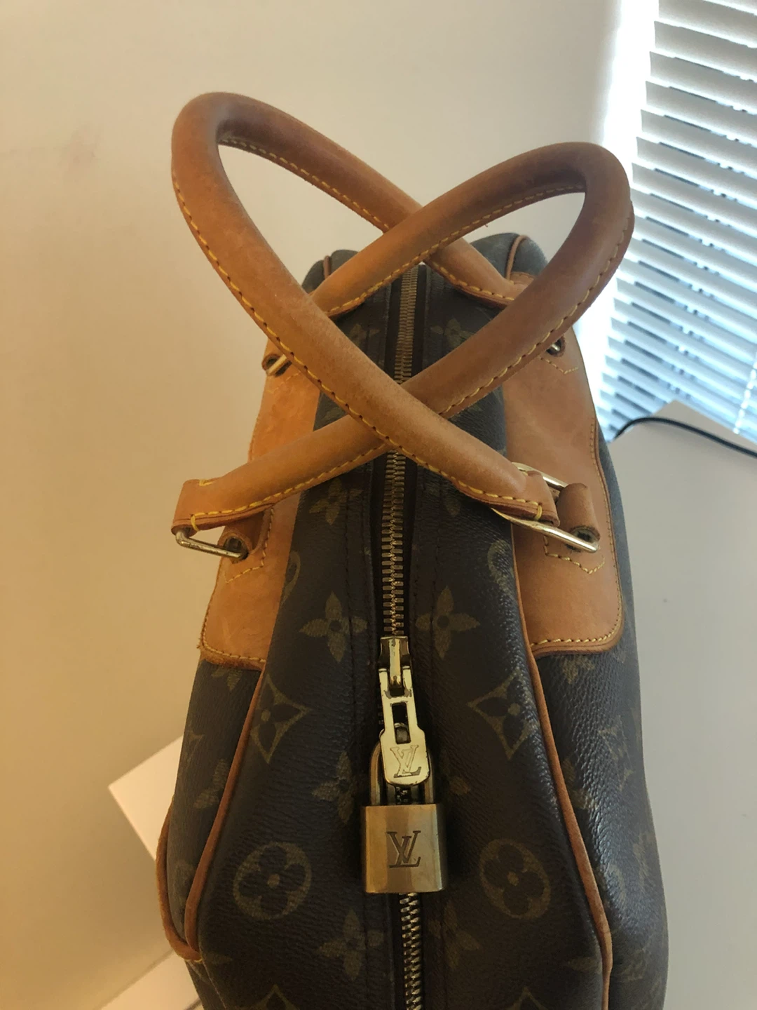 Authentic LV bag - photo 4
