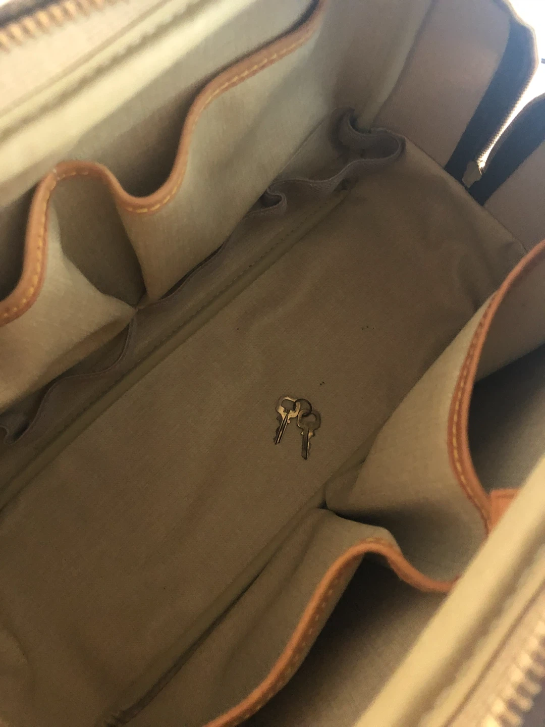 Authentic LV bag - photo 5