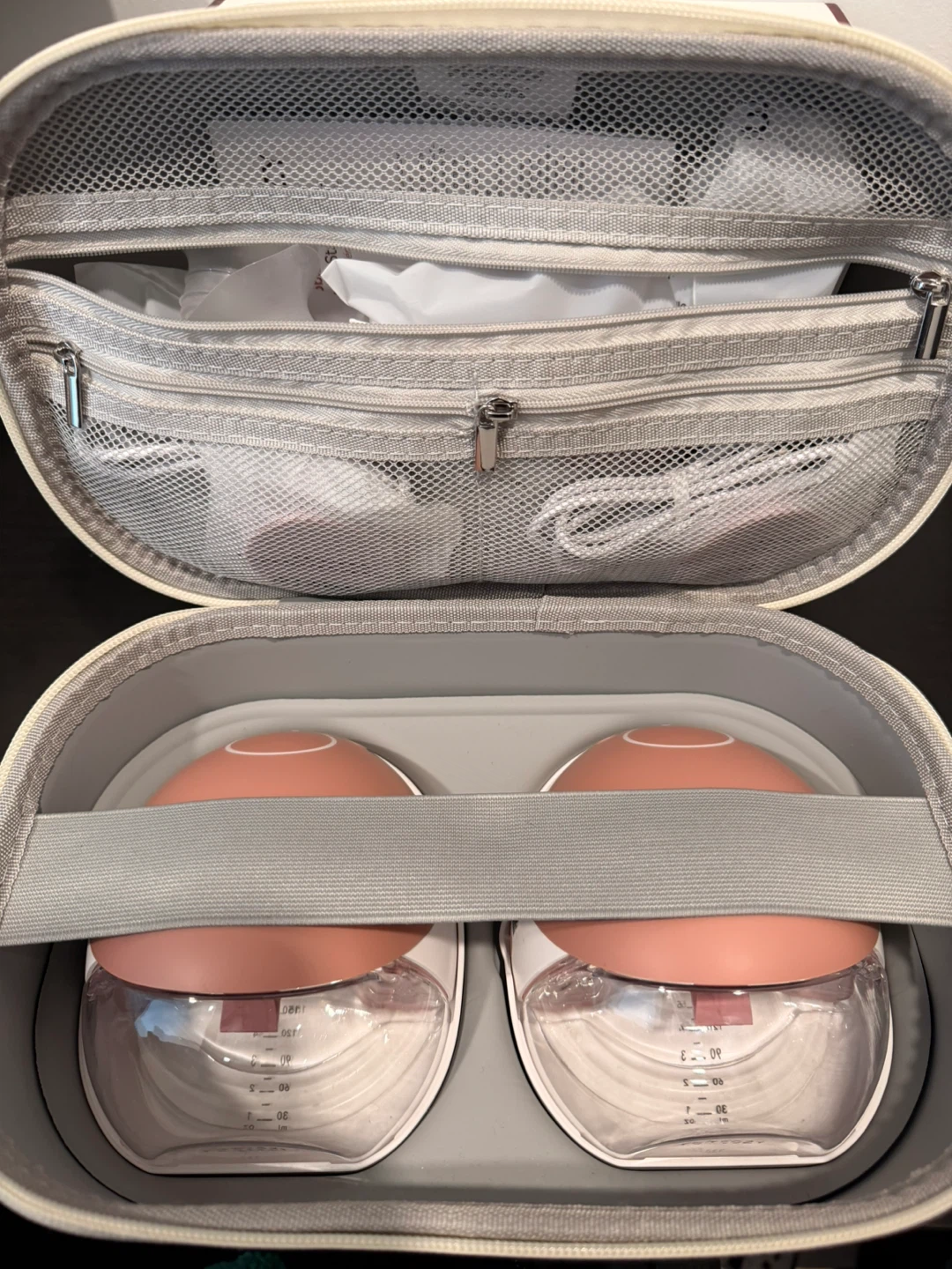 Momcozy Mobile Flow Hands-Free Breast Pump Set - photo 3