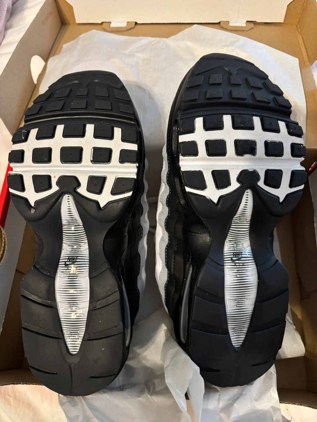 Nike Air Max 95 Size 5.5Y - photo 2