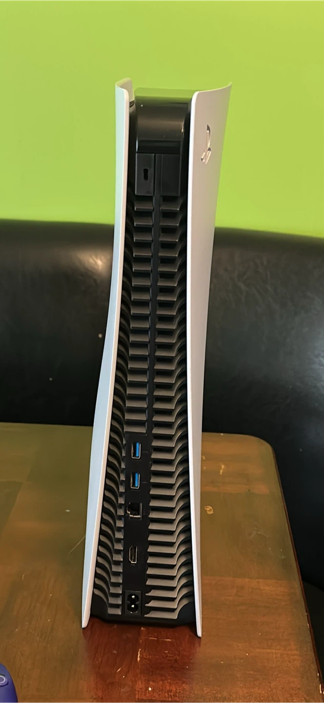 Sony PlayStation 5 in Mint Condition - photo 3