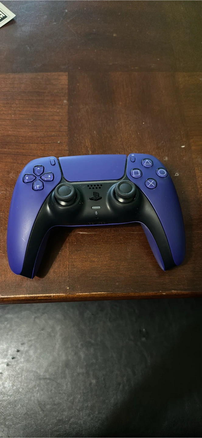 Sony PlayStation 5 in Mint Condition - photo 4