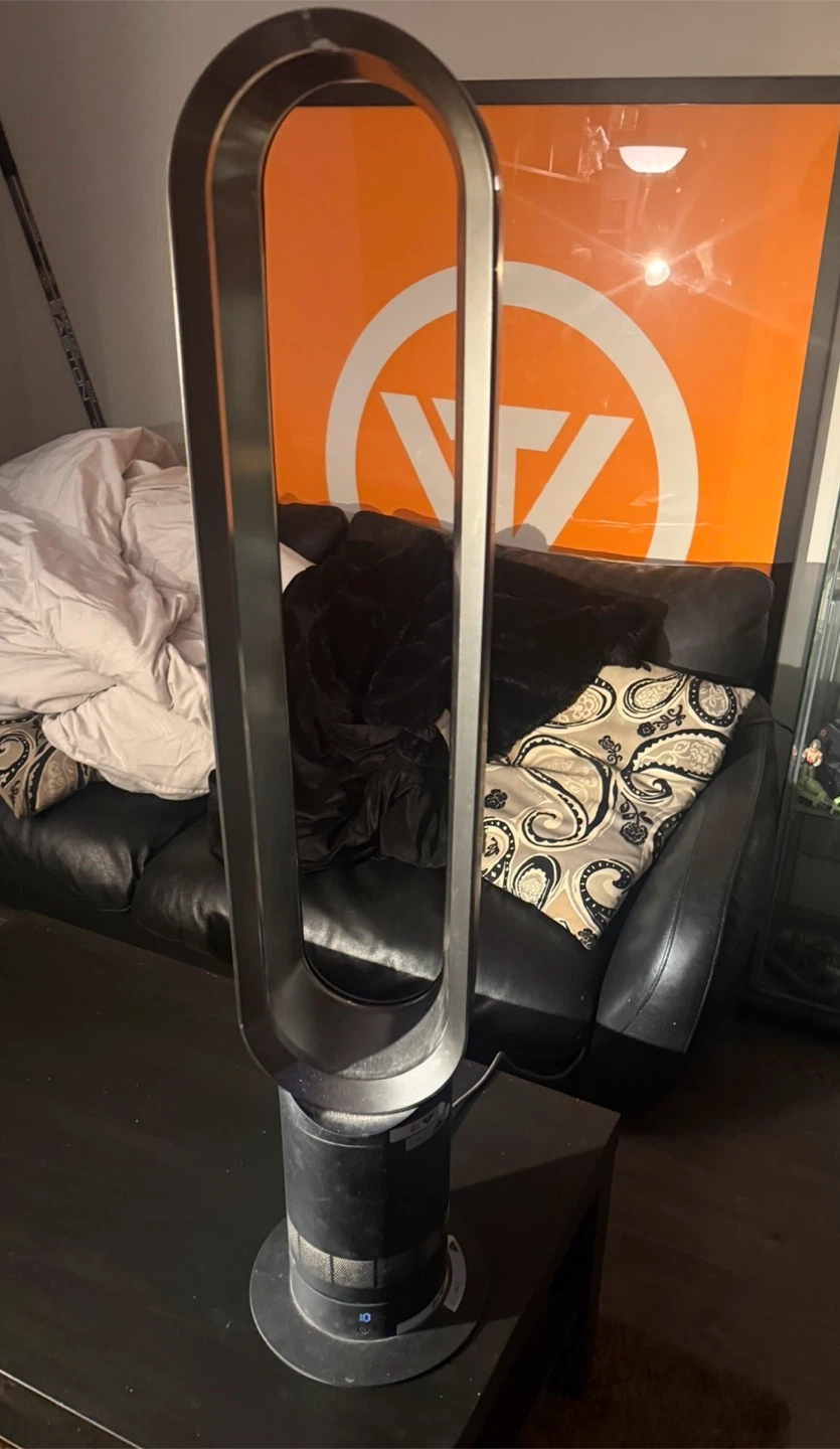 Dyson AM07 Tower Fan with remote - photo 2