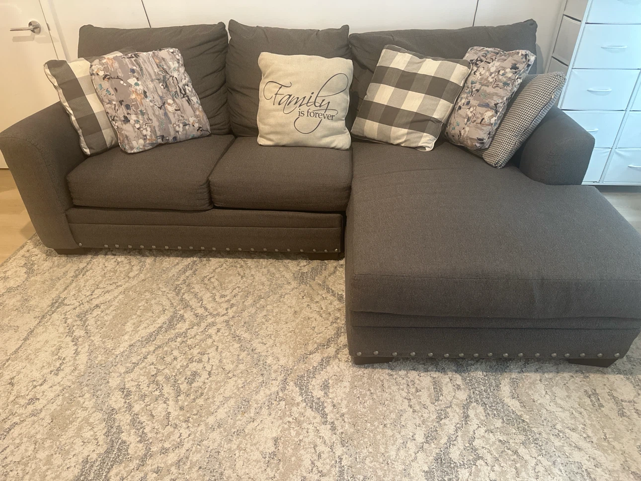 Bob's Cottage Chic 95" Gray Chaise Sectional - photo 2