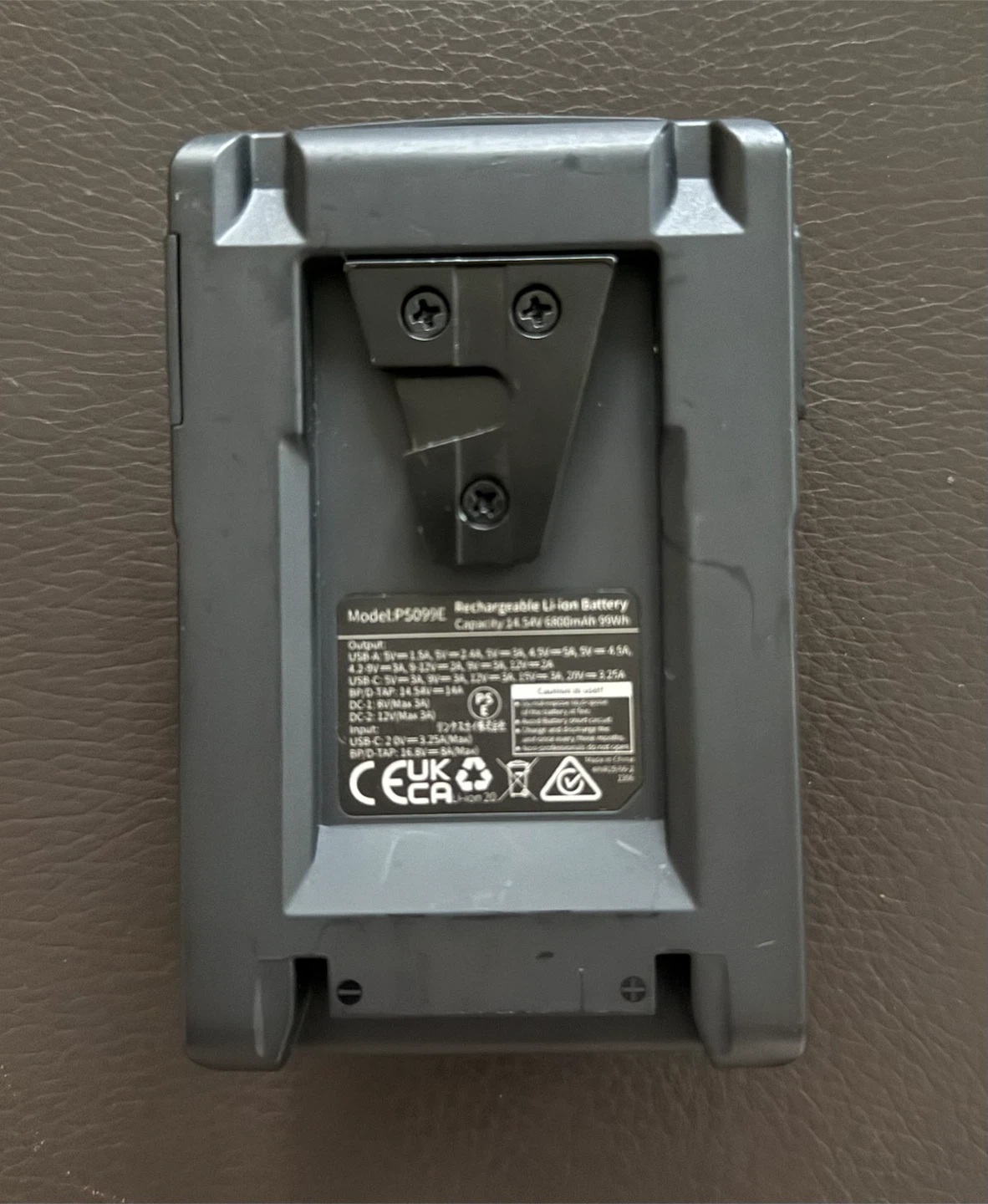 Neewer PS099E 99Wh V Mount Battery - photo 5