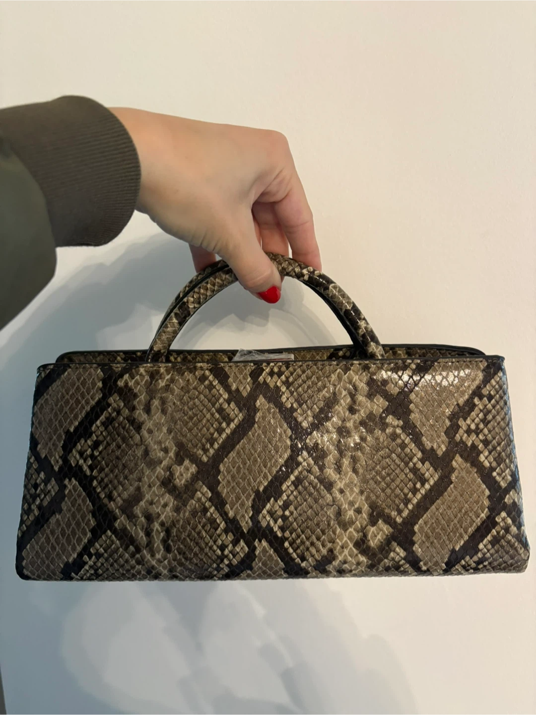 BNWT BCBG Python Snake 🐍 Handbag with long shoulder straps!