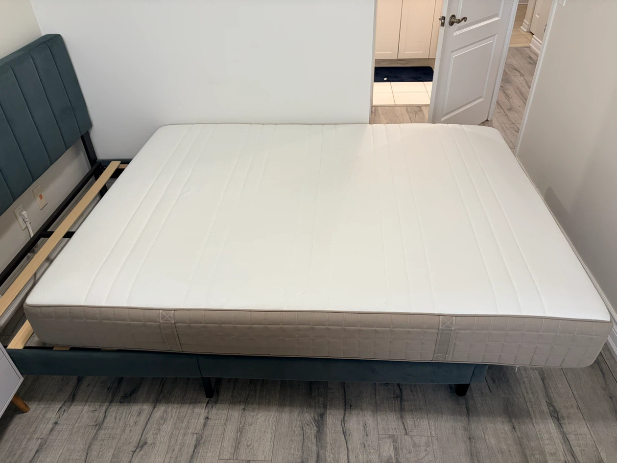 IKEA HAUGESUND Queen Spring Mattress - Excellent Condition - photo 2