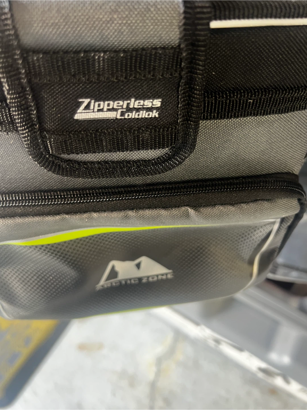 Arctic Zone Zipperless Cooler Bag - photo 4