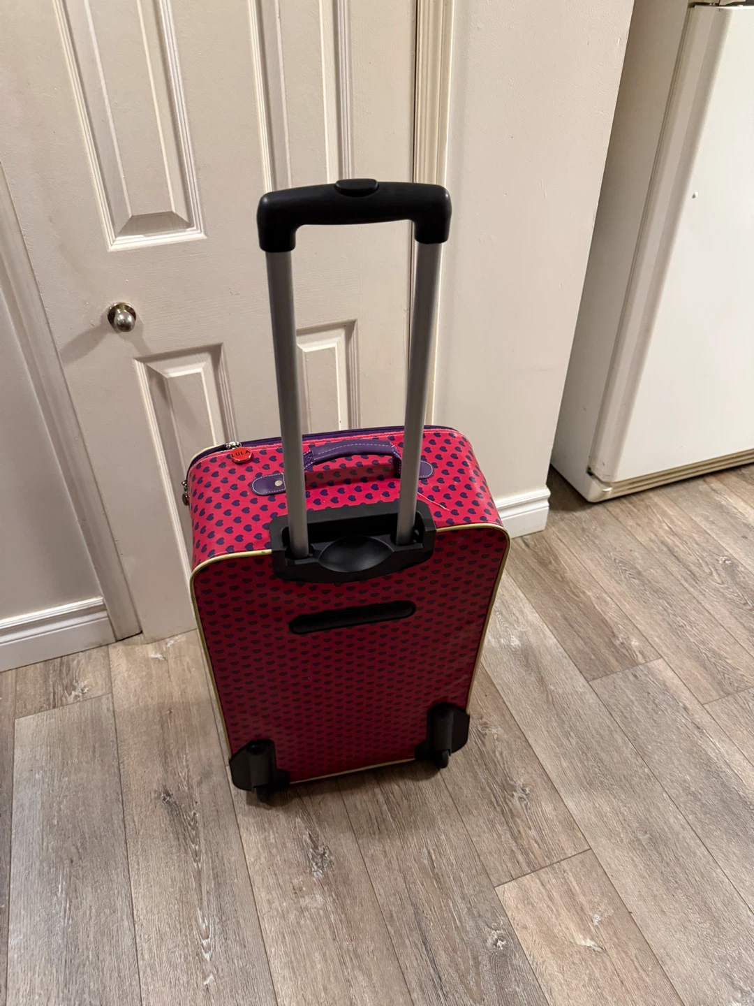 LULA Heart Print Rolling Suitcase - photo 3