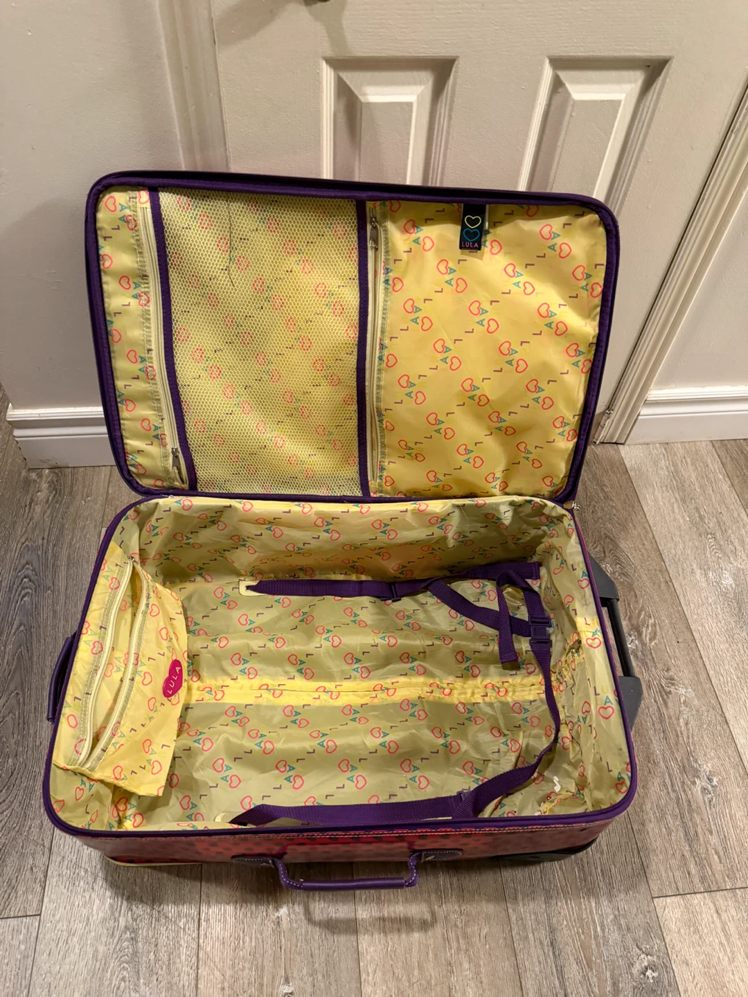 LULA Heart Print Rolling Suitcase - photo 5