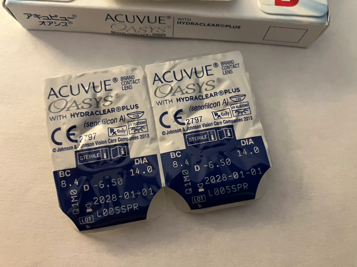 Acuvue Oasys Contact Lenses -6.50 BC 8.4 - photo 2