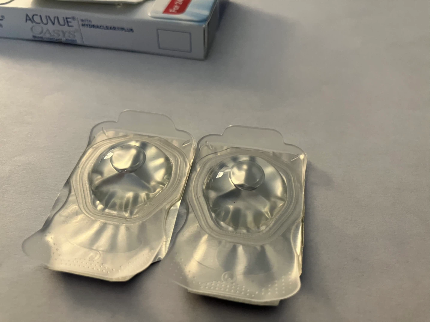Acuvue Oasys Contact Lenses -6.50 BC 8.4 - photo 4