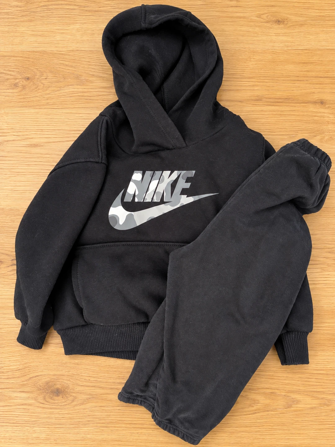 4/$10 Nike Hoodie and Jogger Set 12M