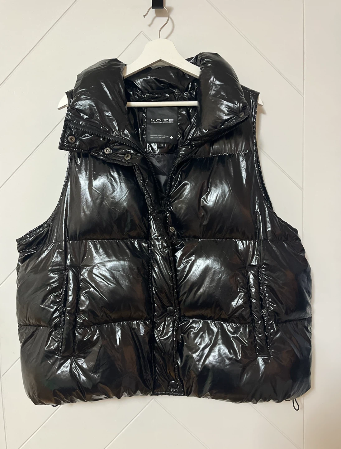 NOIZE Black Puffer Vest