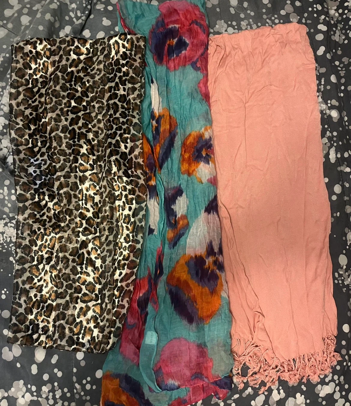 Set of 3 assorted fashion scarves