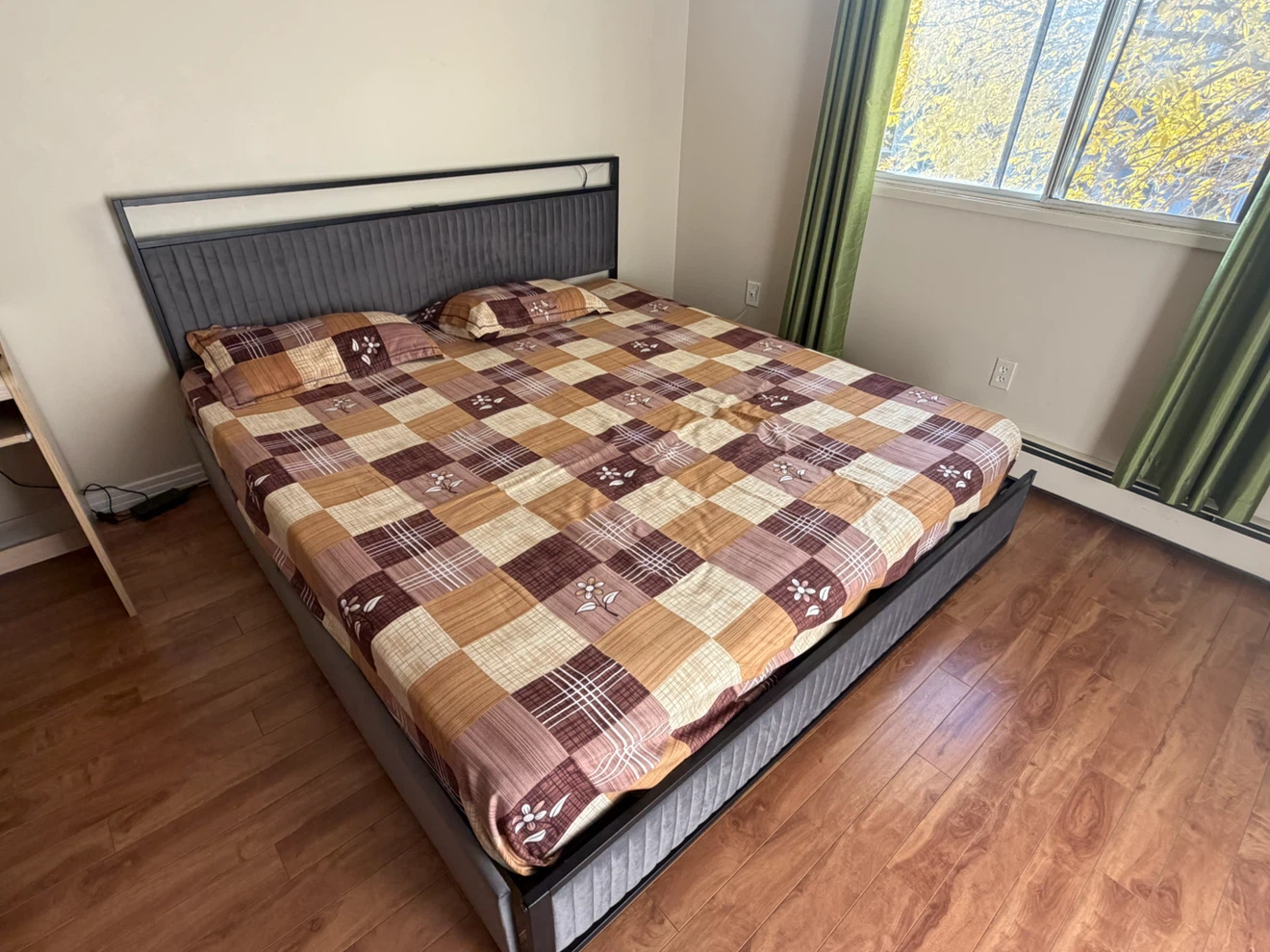 King sized Bed with Modern Grey Upholstered Bed Frame