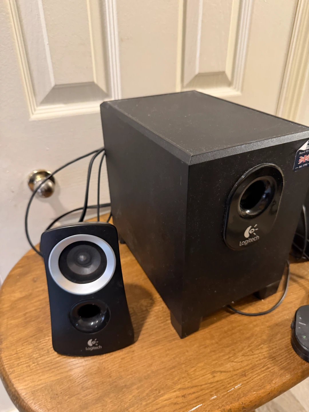 Logitech Z313 Speaker System - photo 2