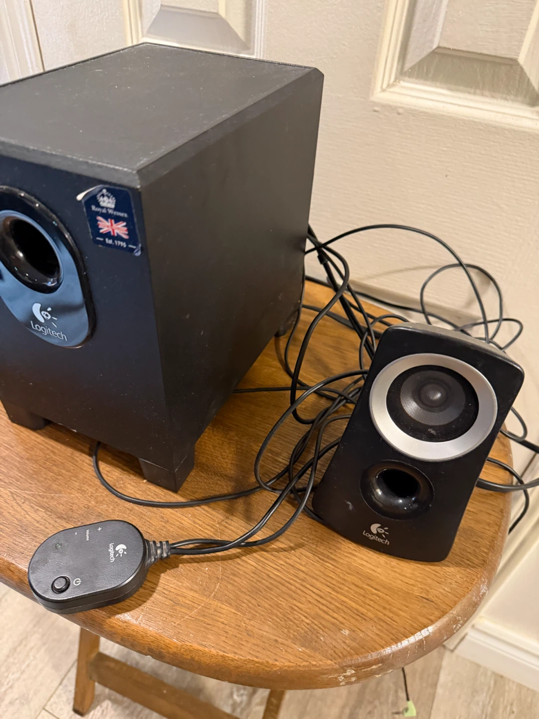 Logitech Z313 Speaker System - photo 3