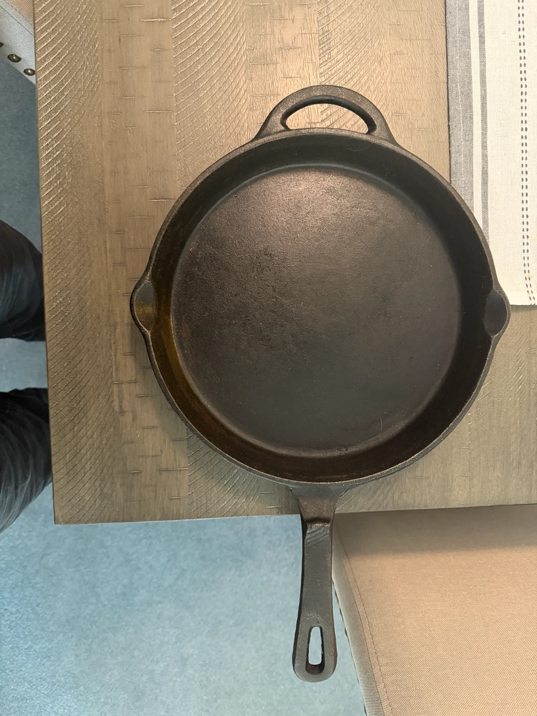 Cast iron skillet - photo 3