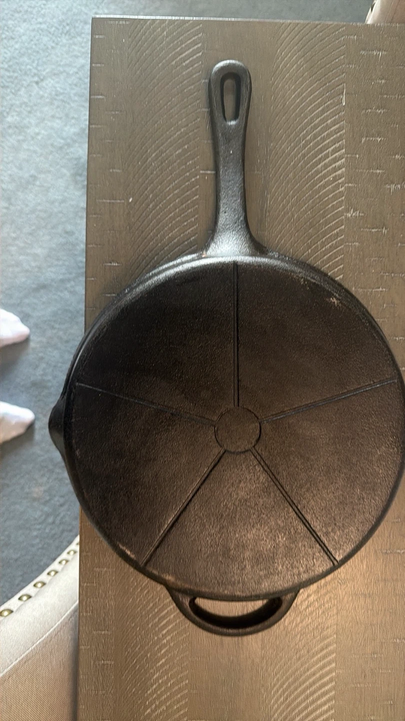 Cast iron skillet - photo 4