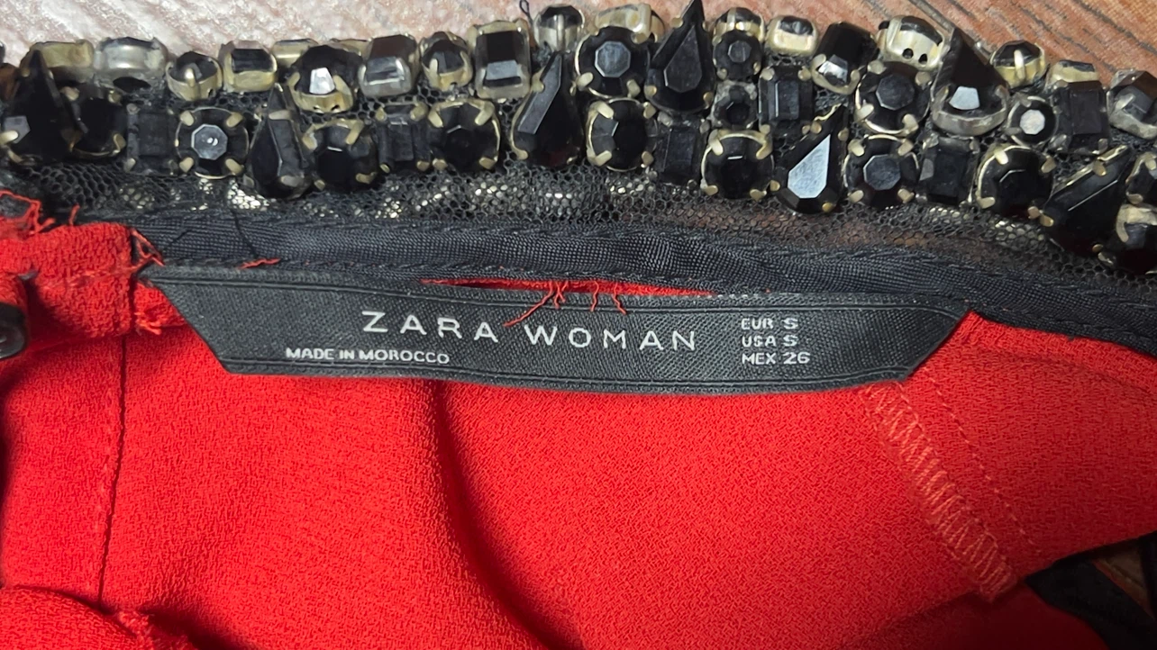 Zara Woman Sleeveless Red and Black Embellished Top - photo 4