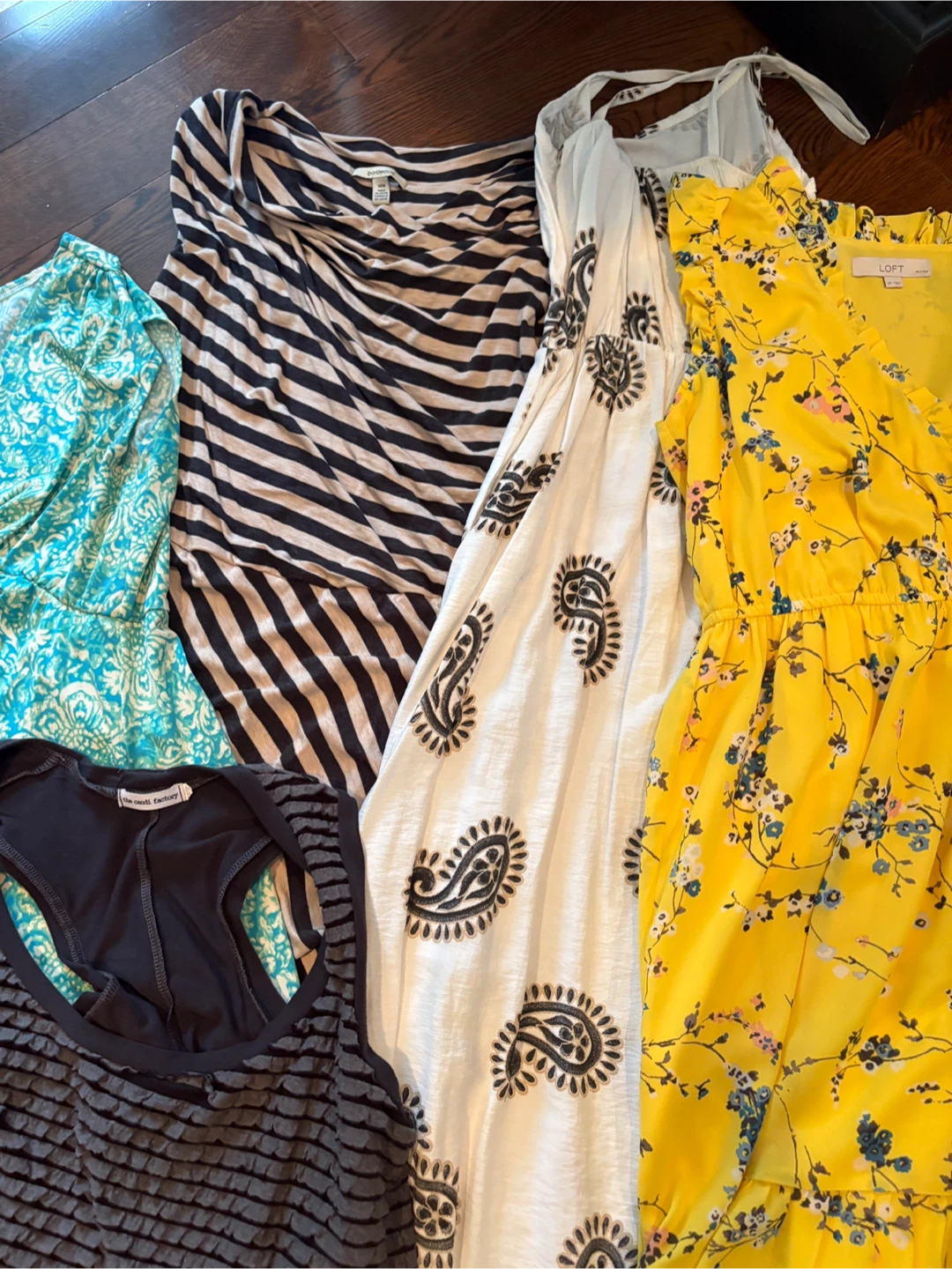 Assorted Women's Dresses - photo 3