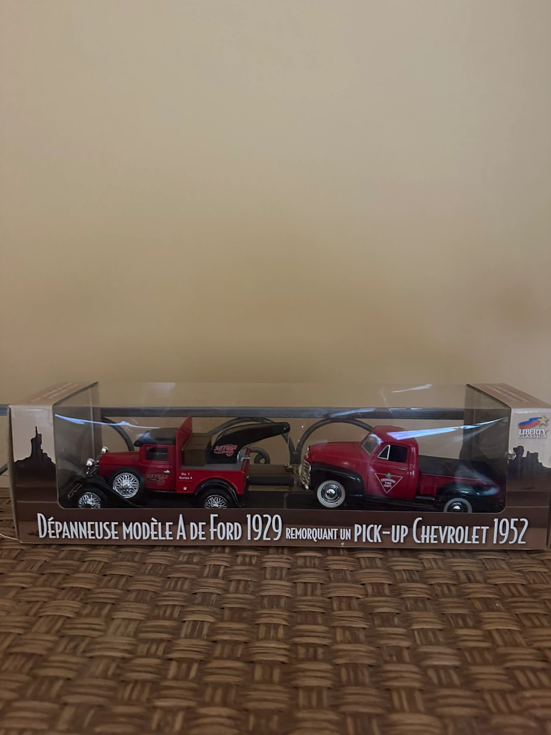Liberty Classics 1929 Ford & 1952 Chevrolet Truck Set