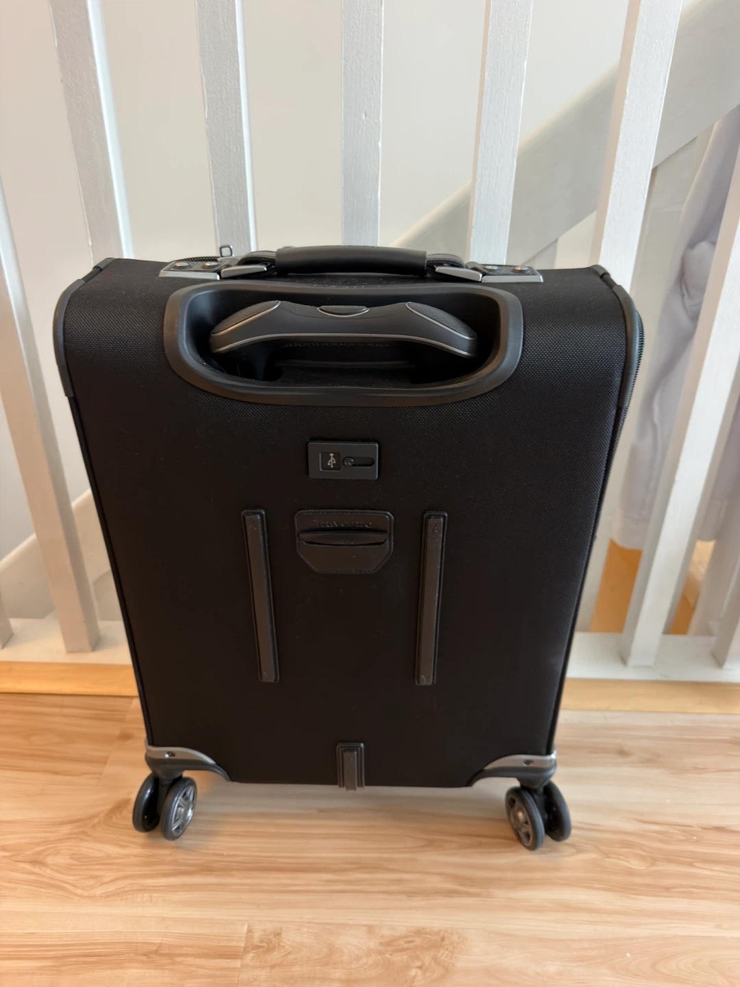 Travelpro Platinum Elite Carry-On Spinner - photo 3