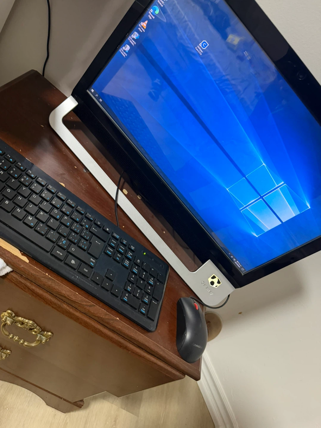 Gateway All-in-One Touchscreen Desktop - photo 3