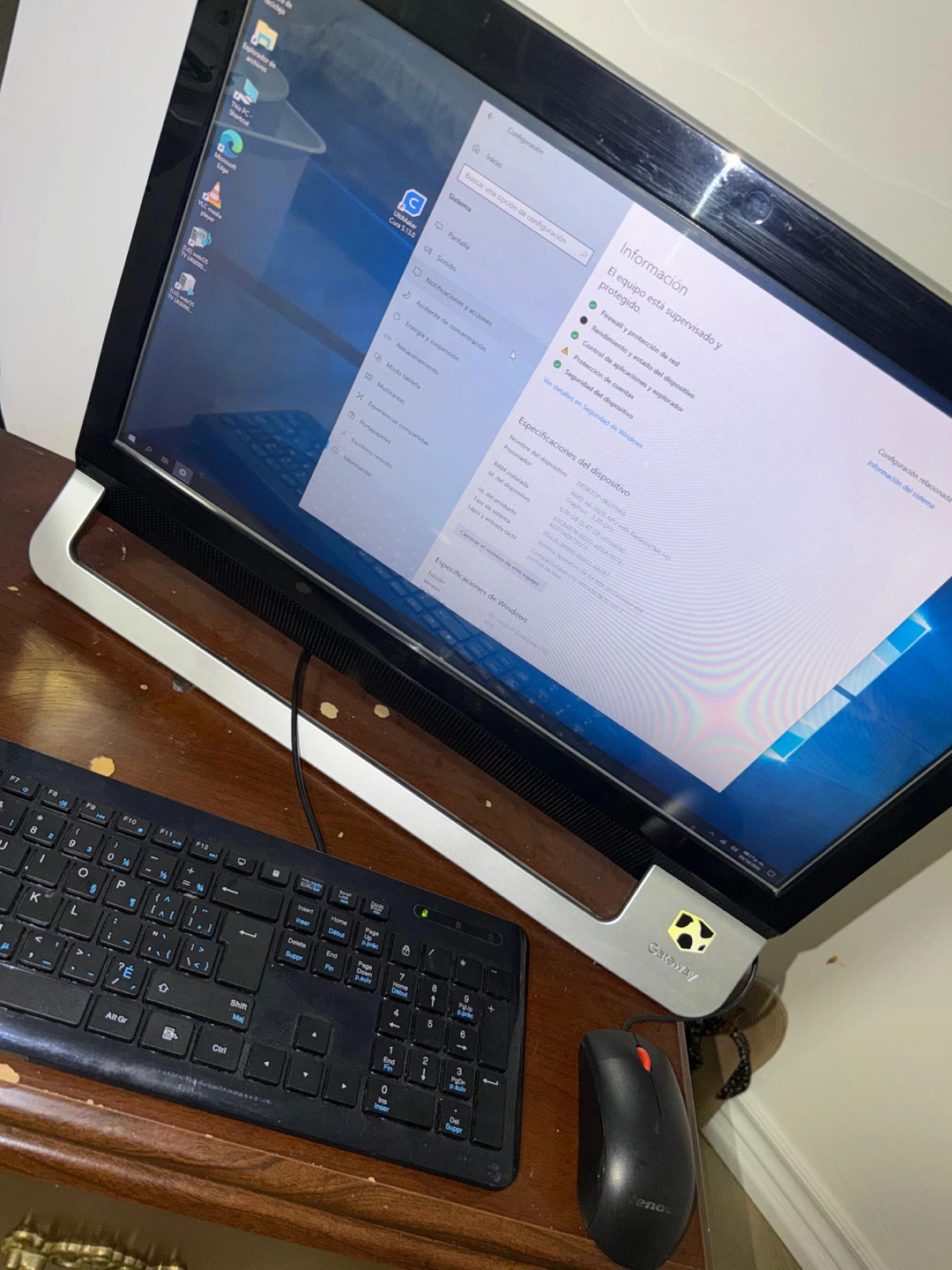 Gateway All-in-One Desktop PC - photo 2